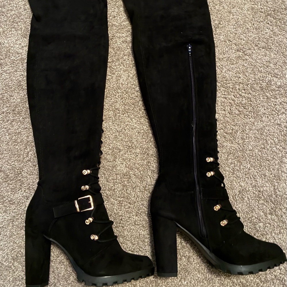 New Luxe Black Thigh High Faux Suede Lace Up Boots Chucky Heel/ 9.5 - Picture 2 of 7